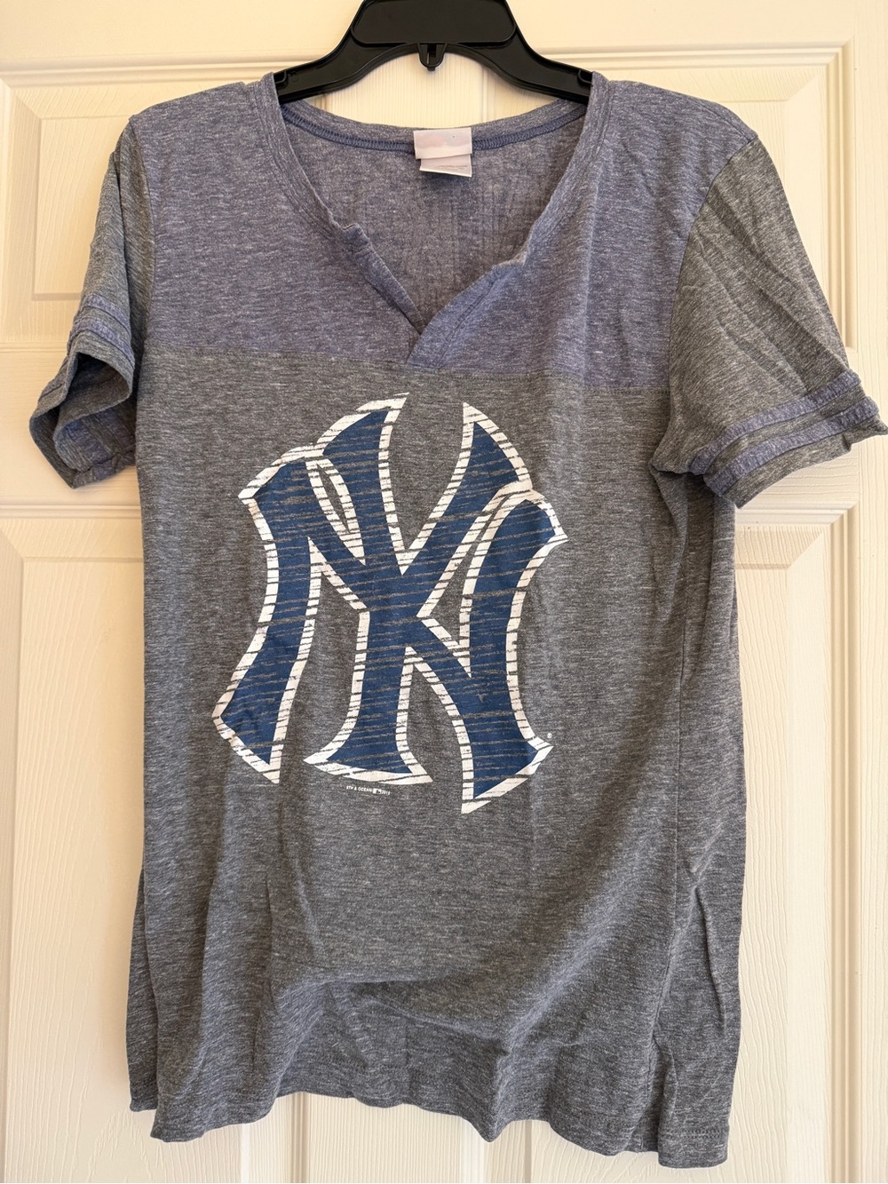 Yankees Short Sleeve Logo Tee